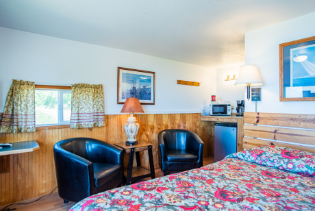 Oceanside Ocean Front Cabins - Guest Room