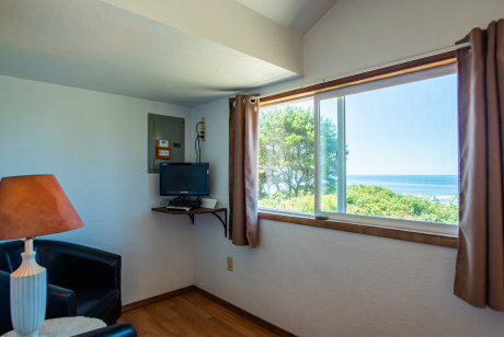 Oceanside Ocean Front Cabins - Cabin interiors - View