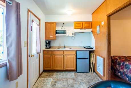 Cabin #21– 1 Bed, Kitchenette
